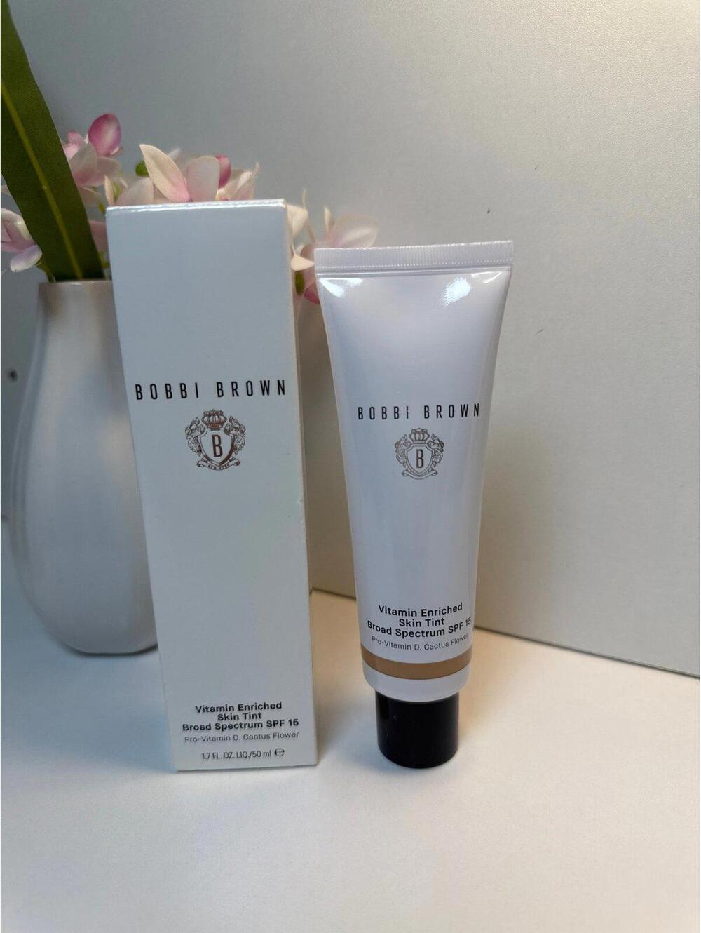 NEW BOBBI BROWN-Medium 2 Vitamin Enriched Skin Tinted Moisturizer SPF 15